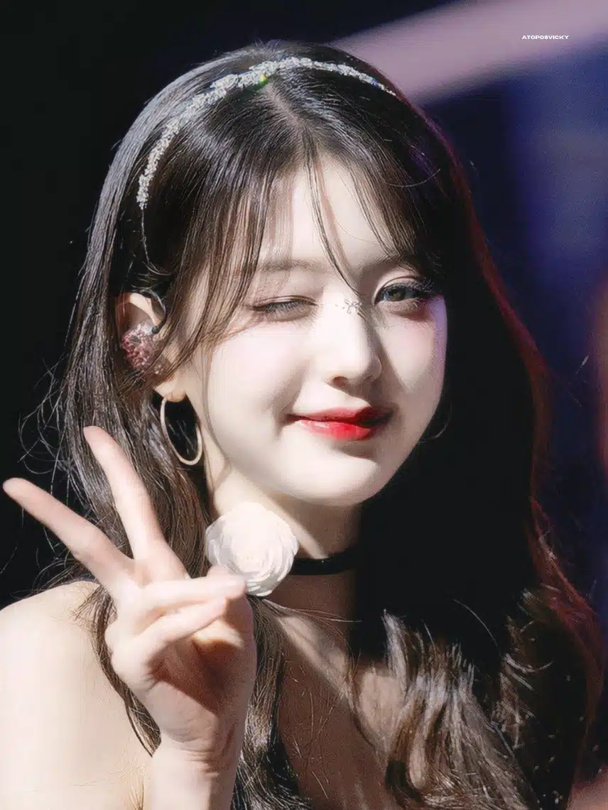 윙크하는 원영이 천년돌 모먼트💗✨️
