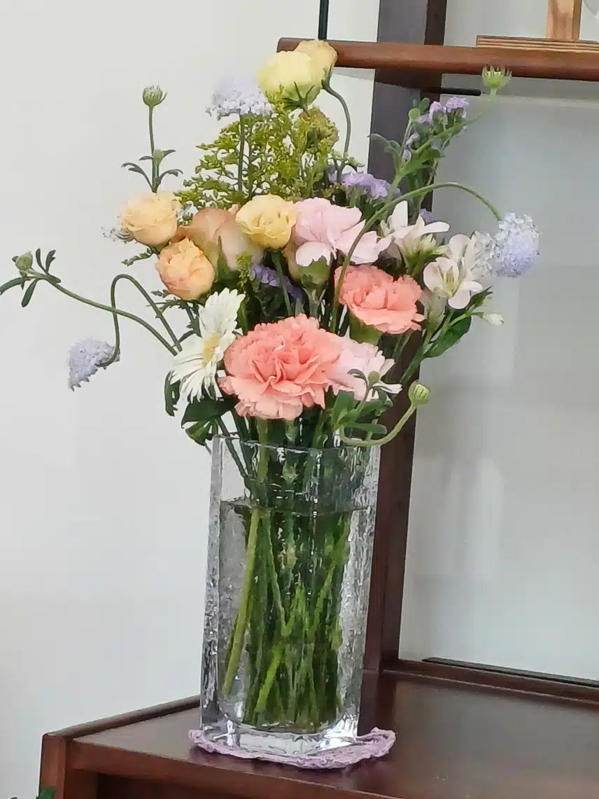 조화인 줄 알았어요.^^