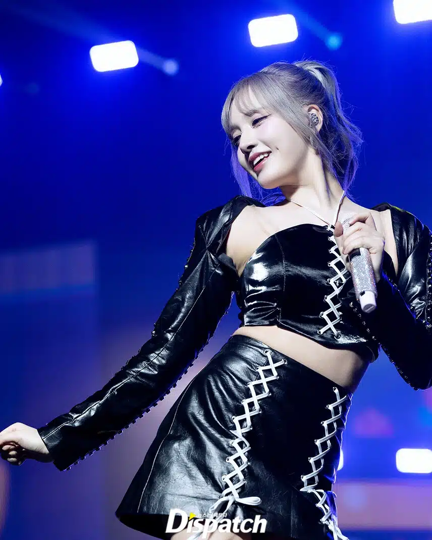 리즈의 런던 데뷔순간 📷 