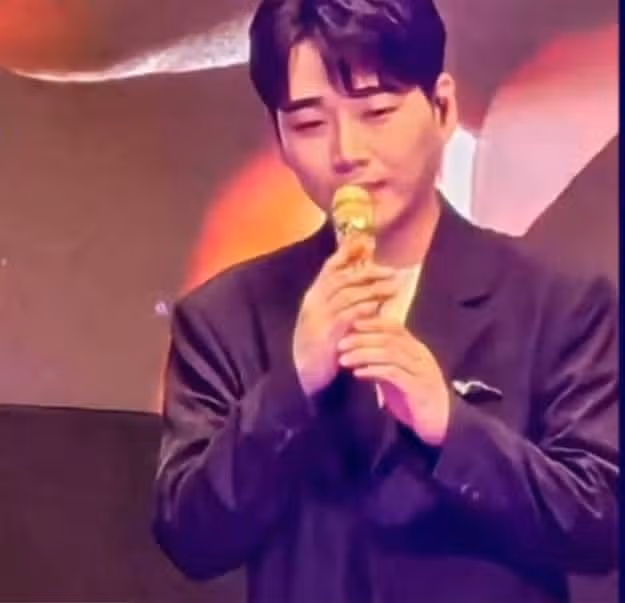 황영웅의 미니앨범 꽃구경의 영상공개