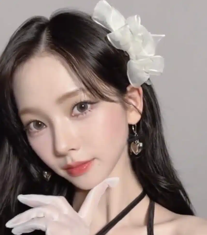 Khuôn mặt của Karina thế nào?