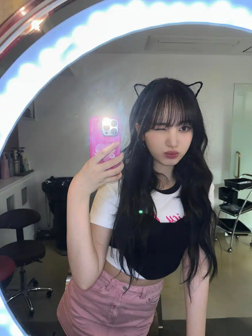 고양이 리즈의 거울셀카