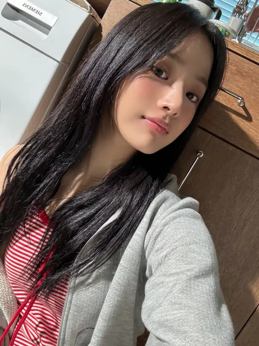 오늘 New 민지 셀카📸🩷