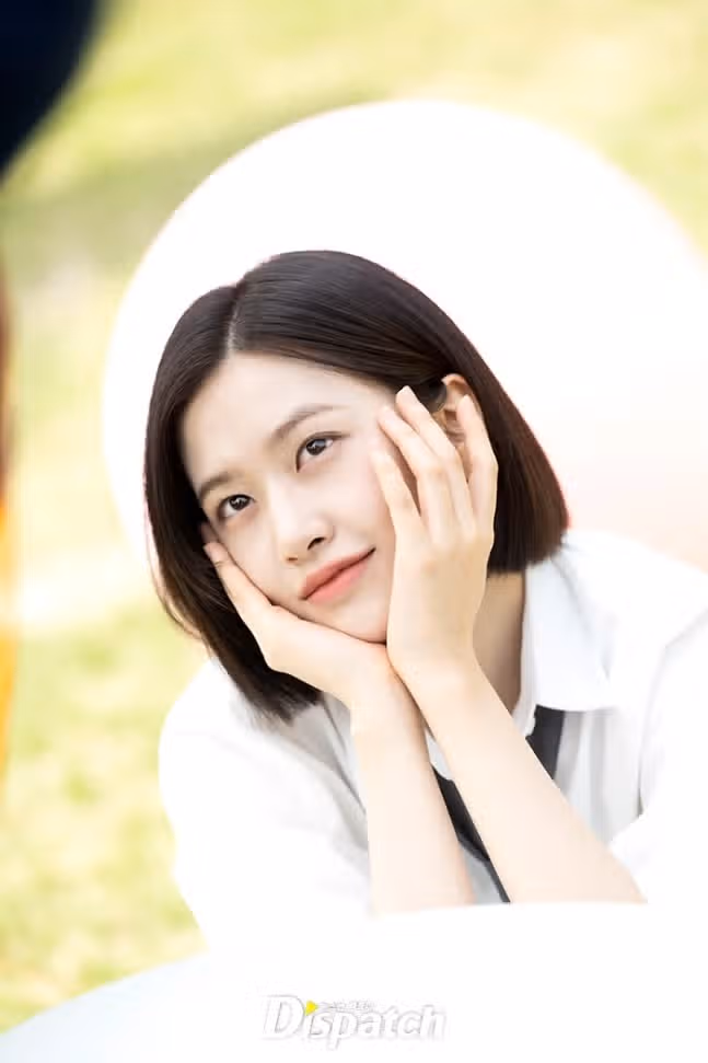 바람도 눈치껏 불어주는 유진이 컷