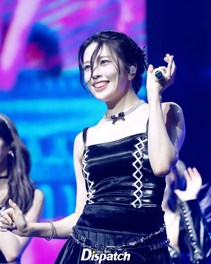 안유진 런던 데뷔 디아이콘