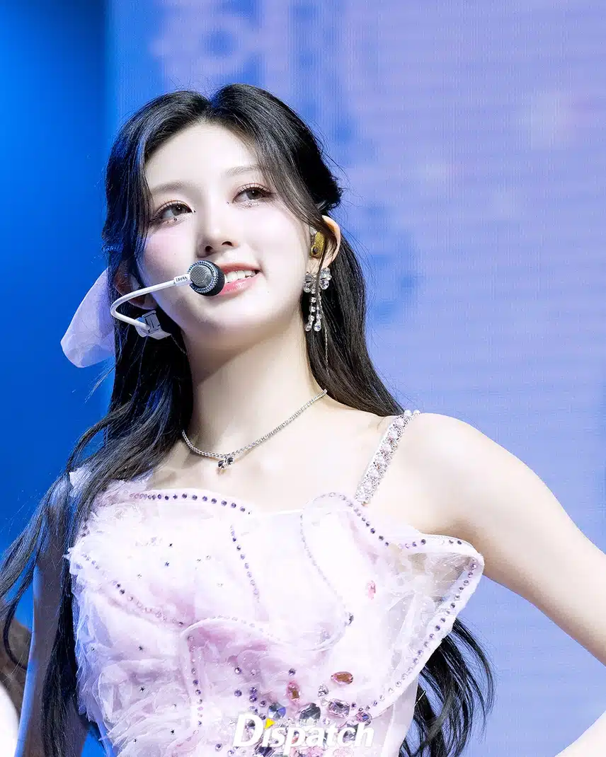 가을 런던 데뷔 디아이콘