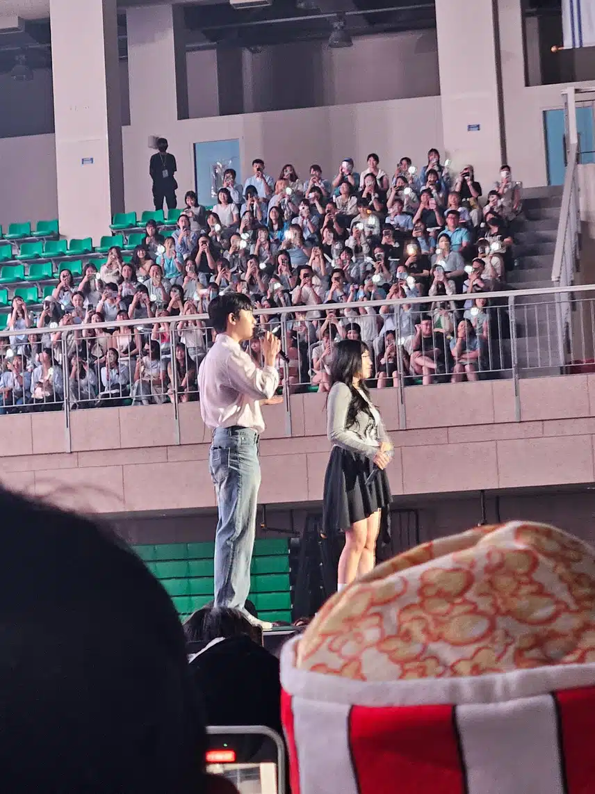 도경수 팬콘 이영지와 같이ㅎㅎ