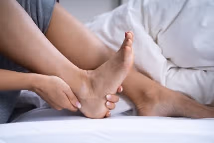 잠자려는데, 벌레 기어가듯 다리 찌릿… ‘하지불안증후군’ 아세요?