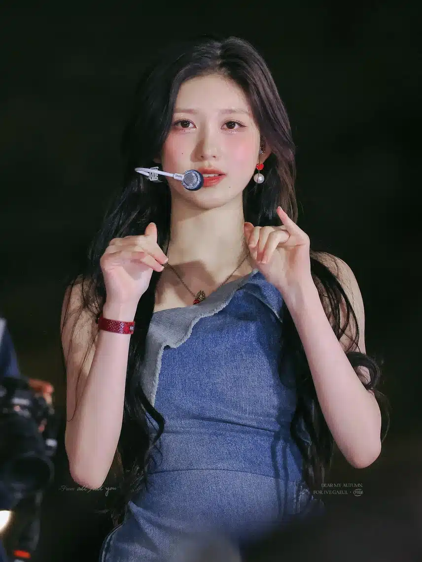 팬들에게 사랑해🩵말하며 손하트🥹