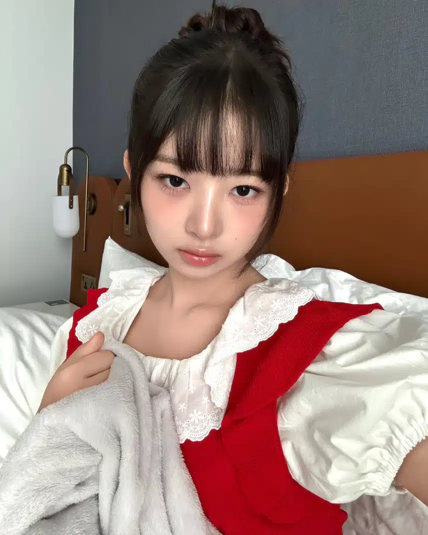 귀여운 옷을 입은 뮤표정 레이