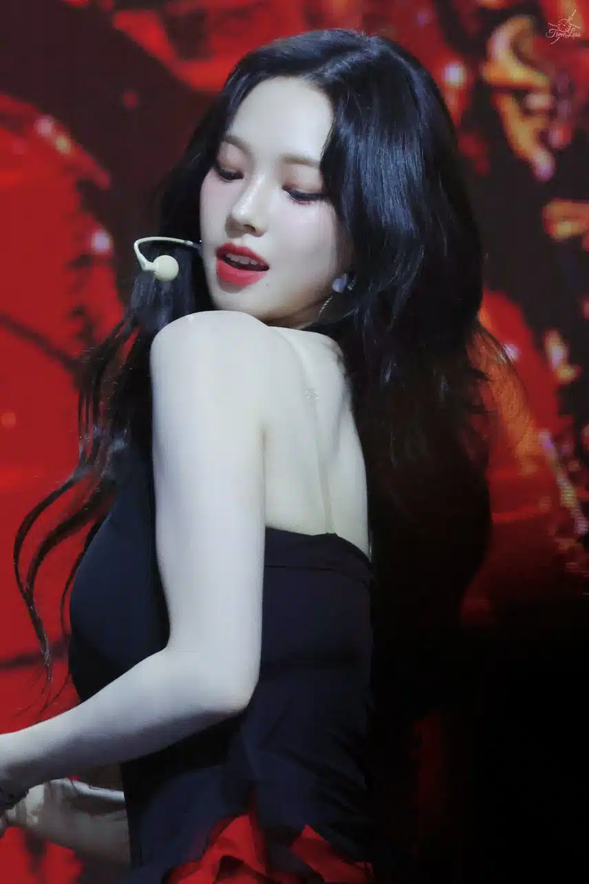 카리나 흑발vs금발vs보라vs핑크vs블루블랙?