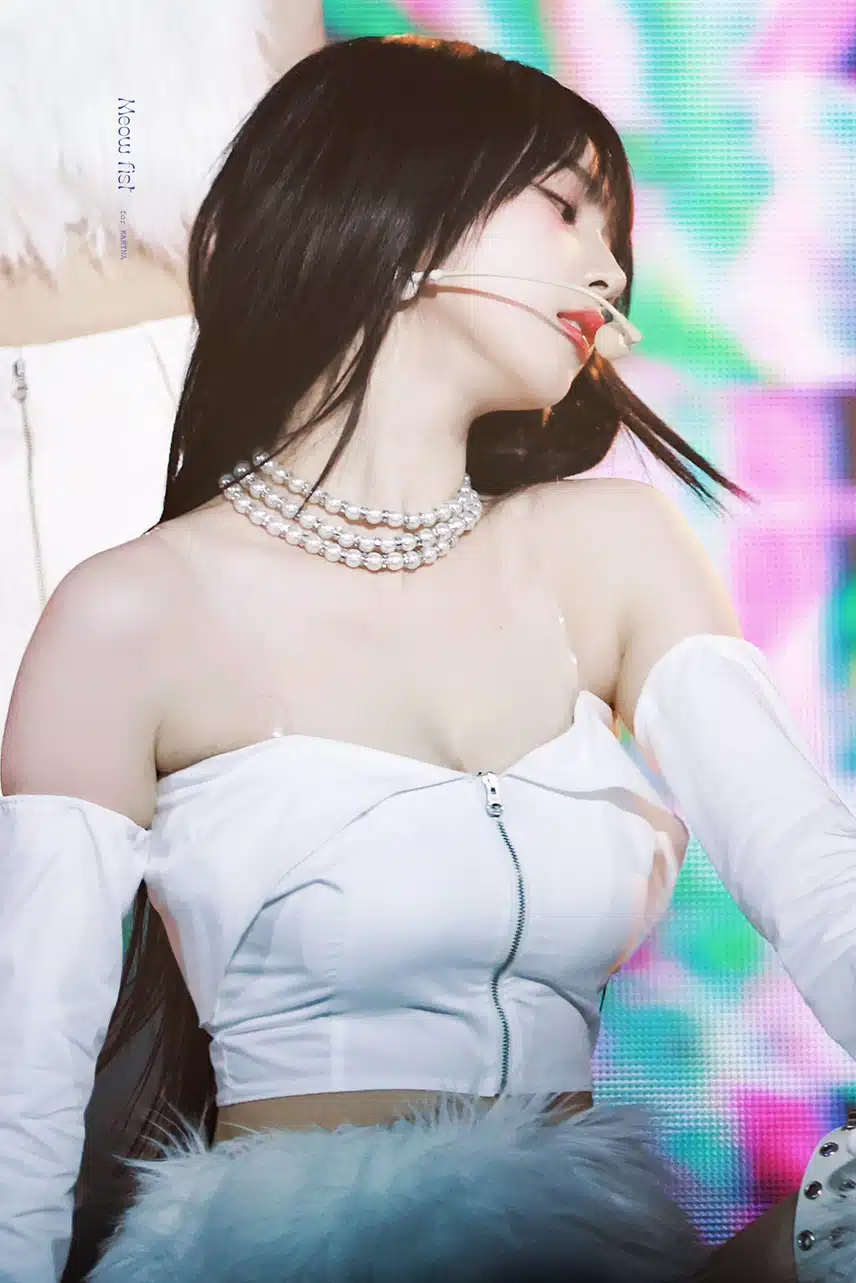 여신 같은 카리나의 자태