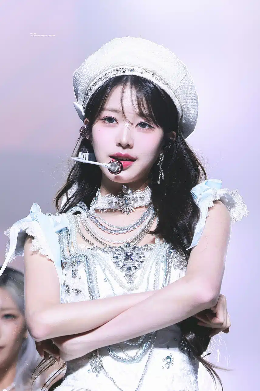 어디 걸어놓고 숭배해야될 것 같아