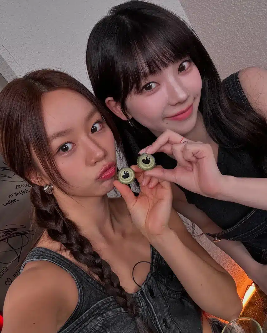 혜리 카리나, 소주 뚜껑 들고 투 샷!