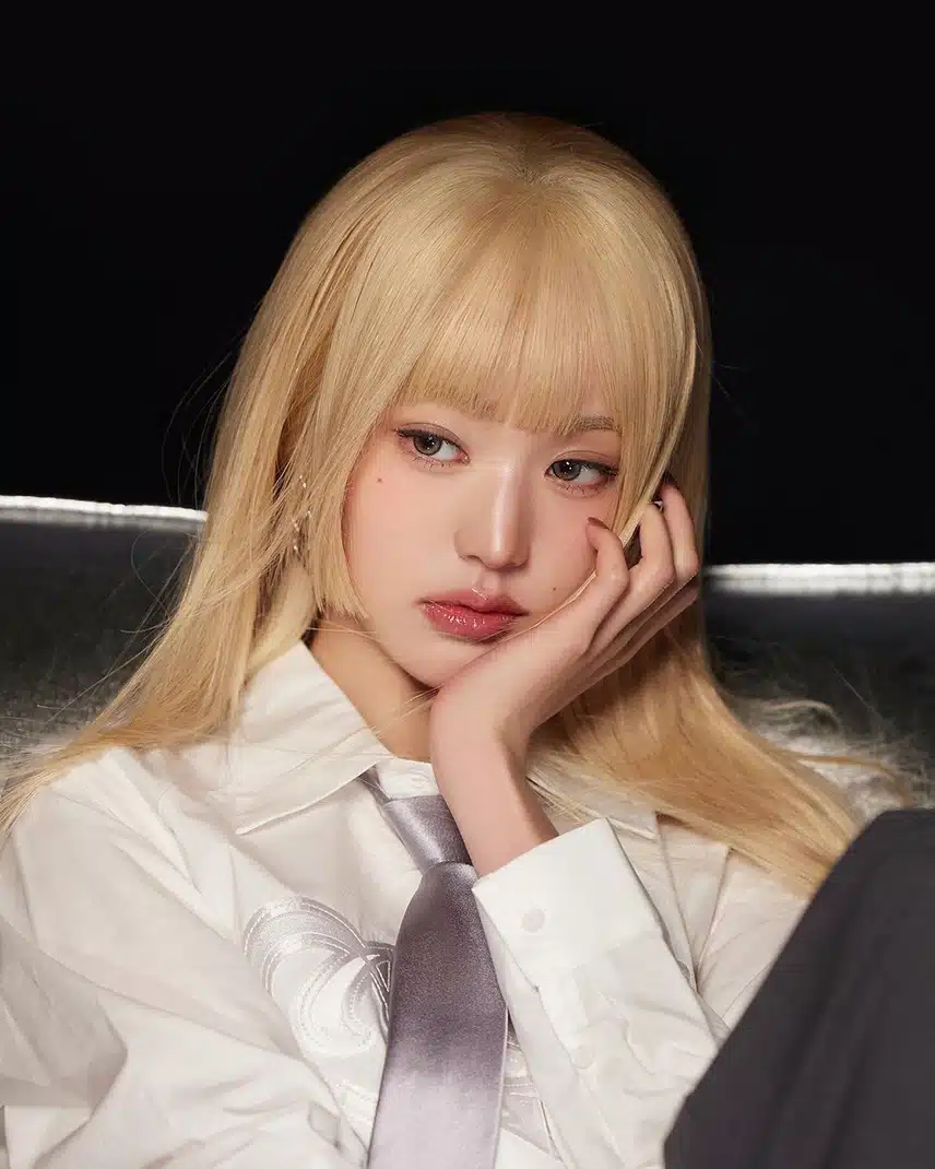 금발 앞머리 원영이 비주얼 짱인듯..