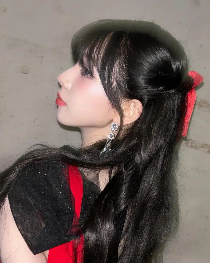 소녀같은 반묶음 카리나