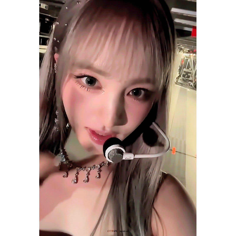 눈이 진짜 큰 리즈👀👀💖