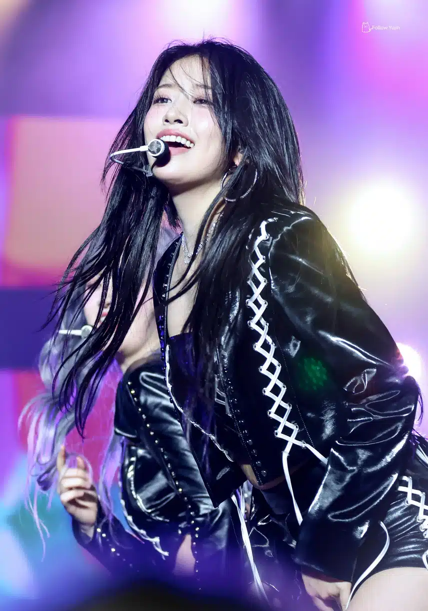 블랙 락스타 안유진 비쥬얼