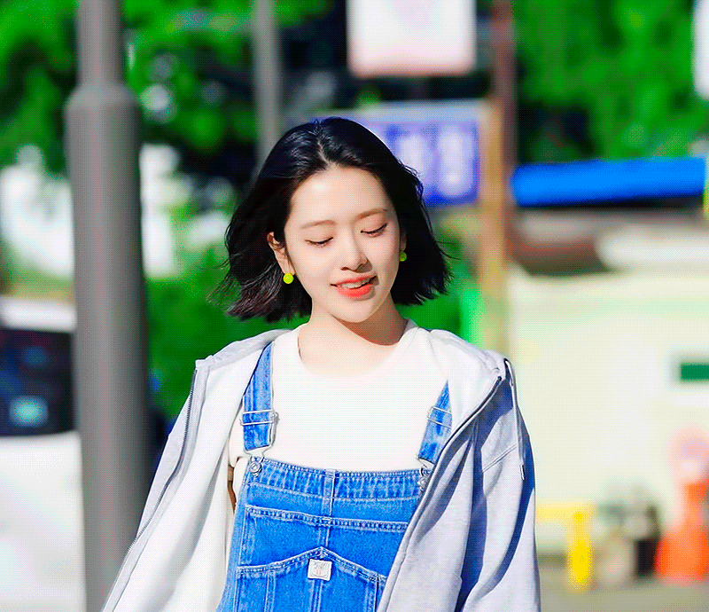 단발머리의 청순 청량 안유진