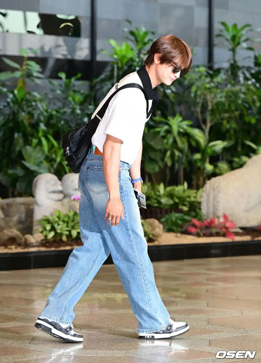 출국하는 민호 멋잇어요🕶✨️