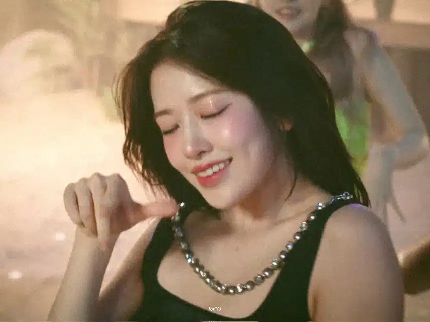 안유진 이렇게 핫 할수가 있나ㅎㄷㄷ