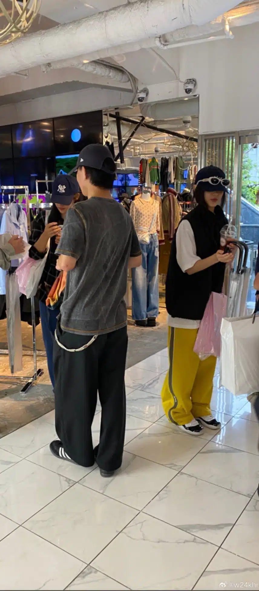 쇼핑하는 민지 해린이🛍🛒