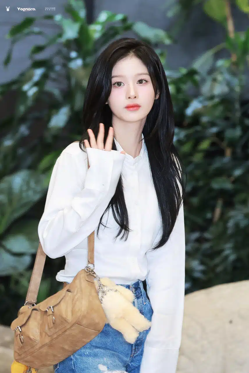 청순 꽃사슴 설윤 흑발이 고트하다