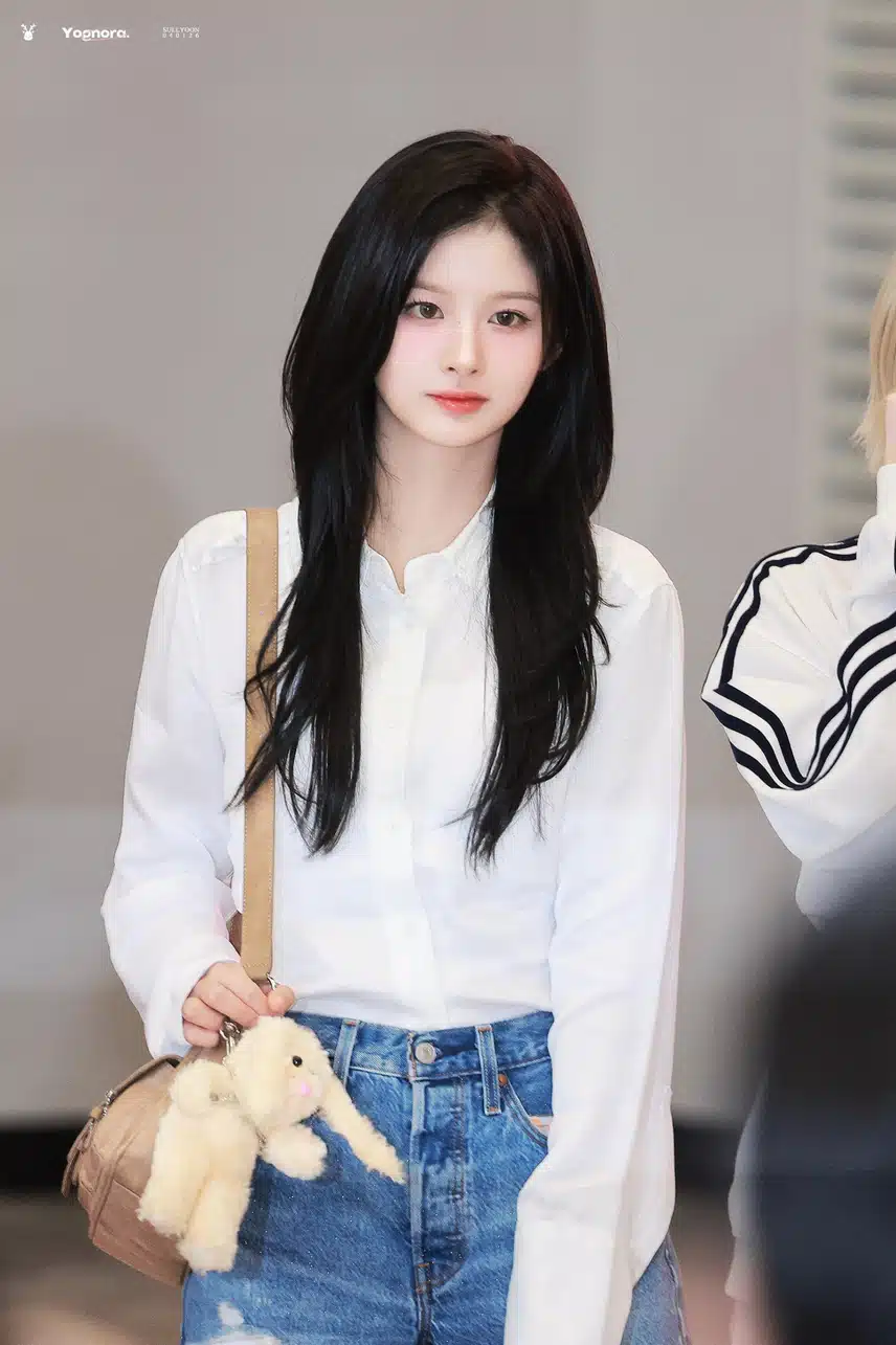 청순 꽃사슴 설윤 흑발이 고트하다