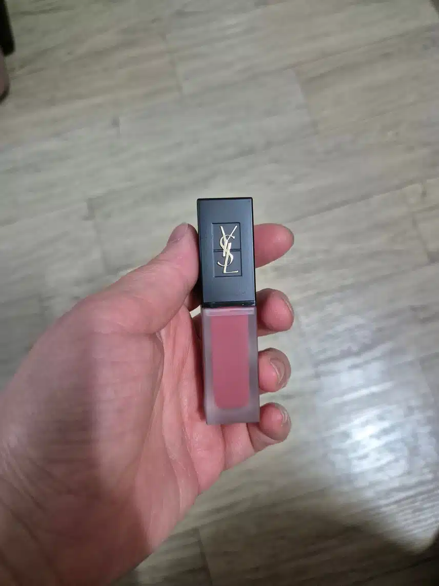 핑크빛 색깔