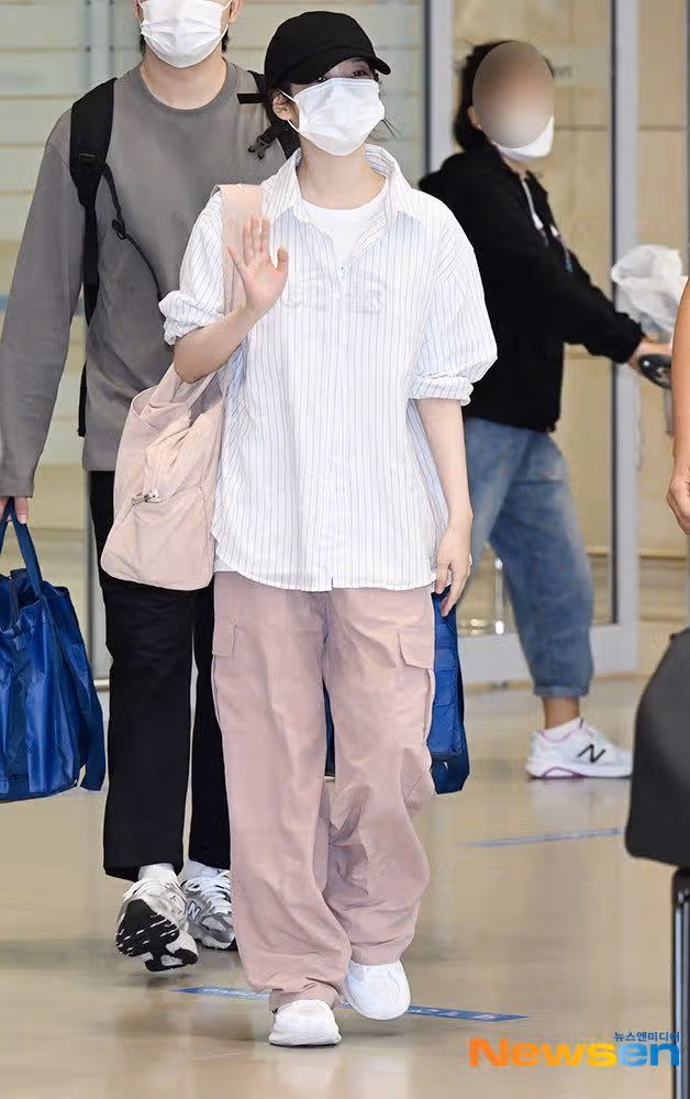 입국때마다 팬들 과자사주는 아이유