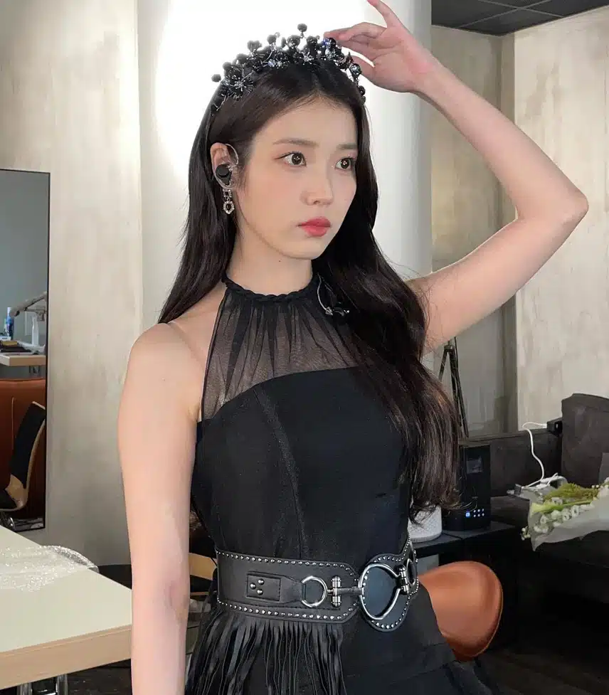 블랙 아이유 헐콘 in LONDON♥️🍓🌕