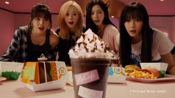 일본 맥도날드 McCafe 콜라보 현장