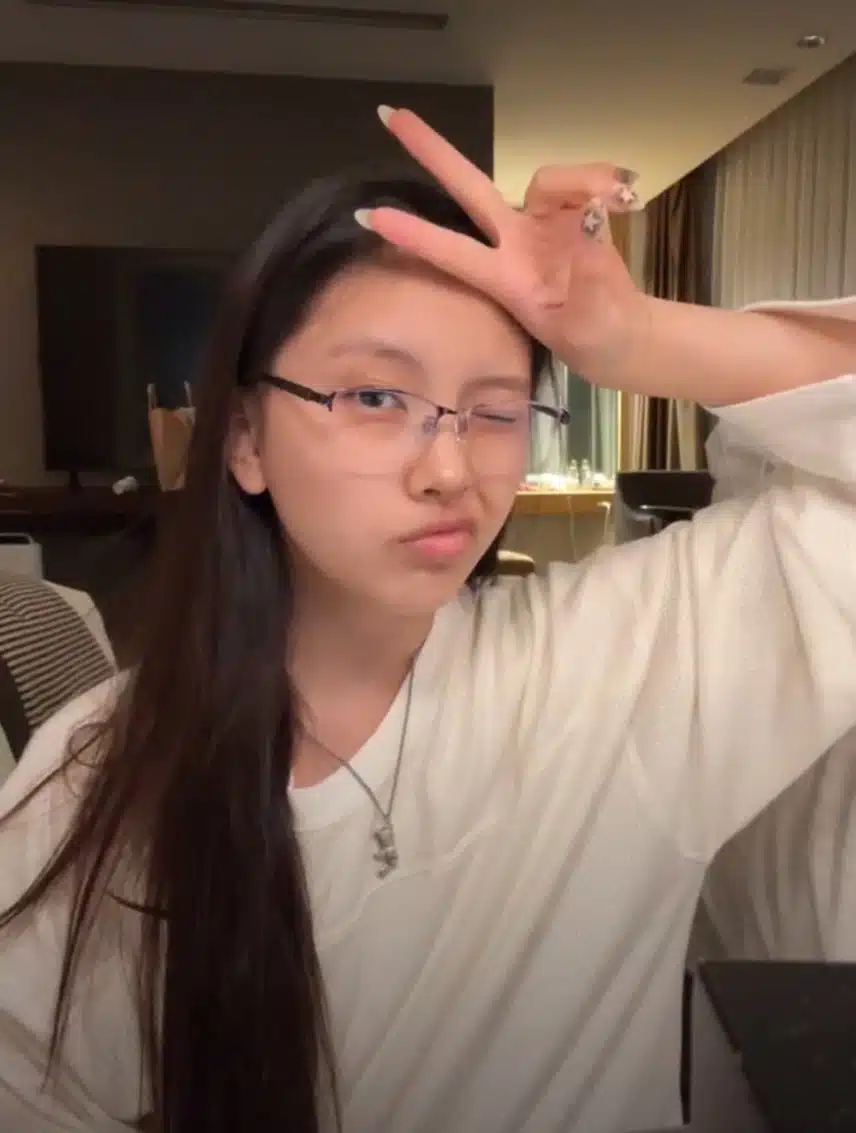 👓 쌩얼 장꾸미넘치는 혜인이