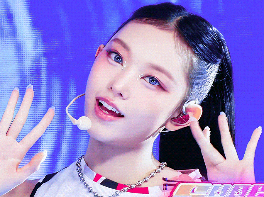 게임에 나올 것 같은 미모