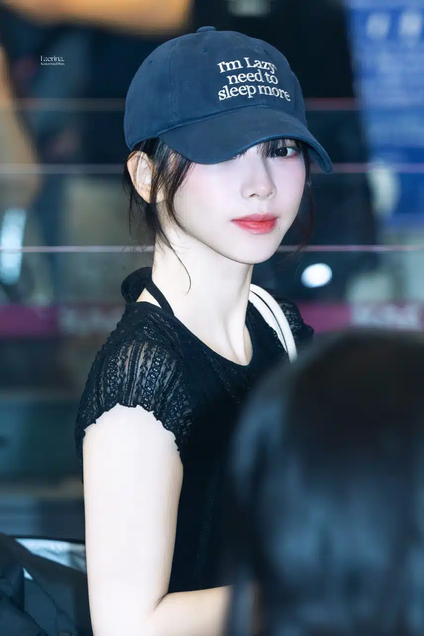 메추리알 같은 카리나의 얼굴형