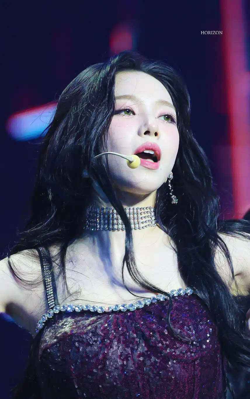 밑에서 보아도 아름다운 카리나