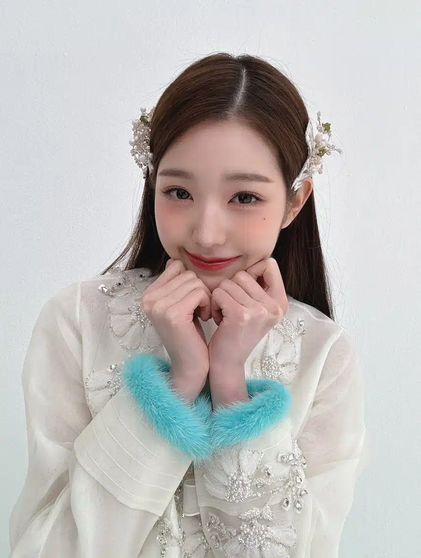 한복입은 원영이 진짜귀엽다ㅜㅜ