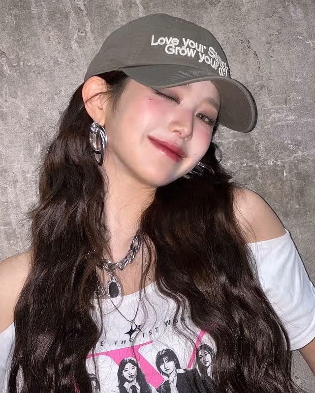 장원영 핫걸 컨셉으로 보고싶네요