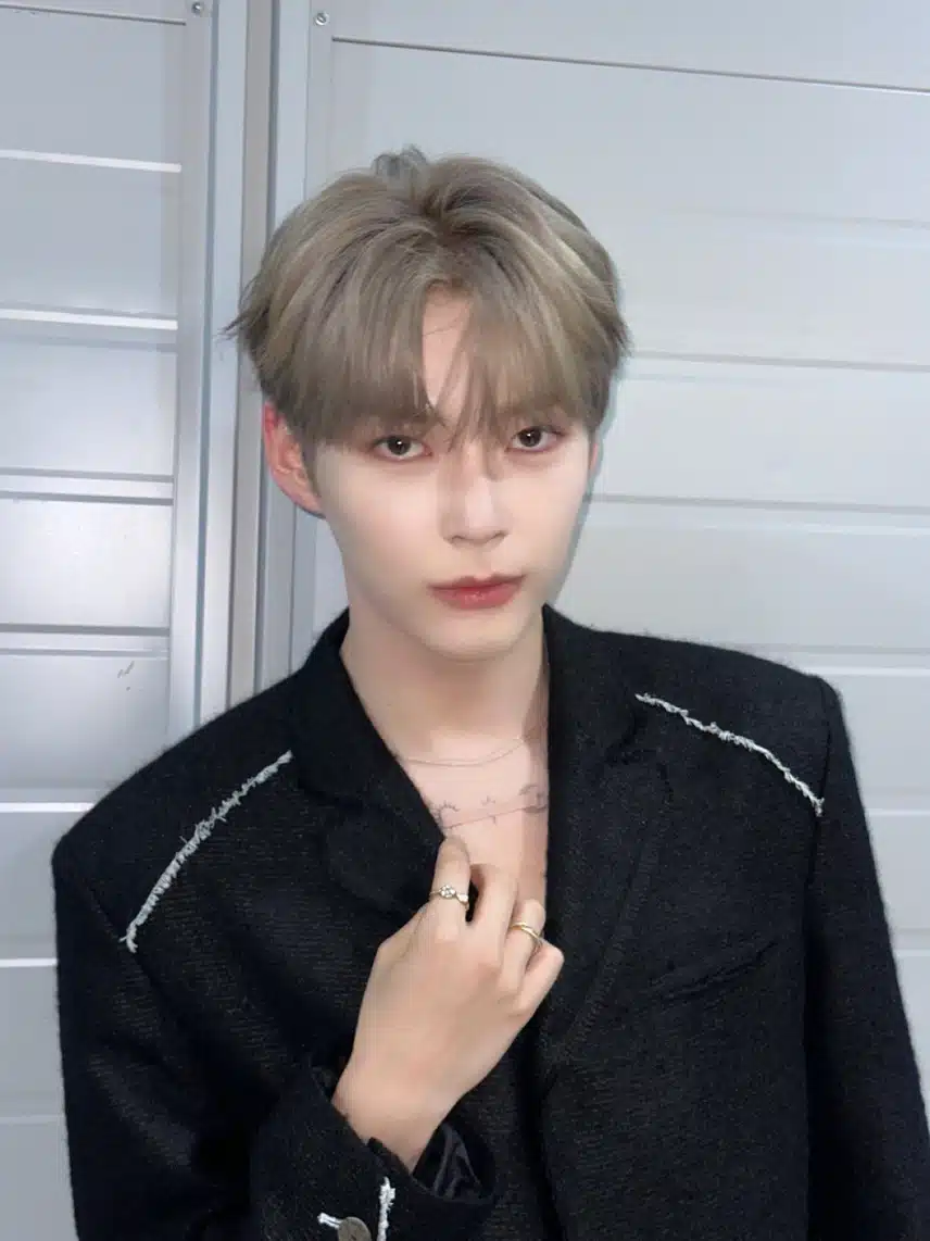 밝은색으로 염색한 성한빈✨️