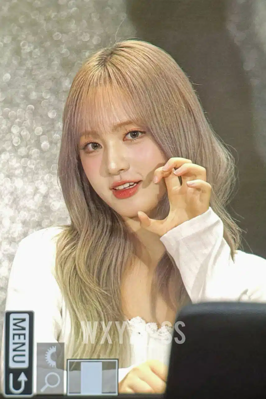 오늘도 고양이 같은 리즈 🐱