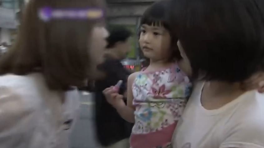 <한밤의 TV연예>에 우연히 찍혀버린 아기 이서