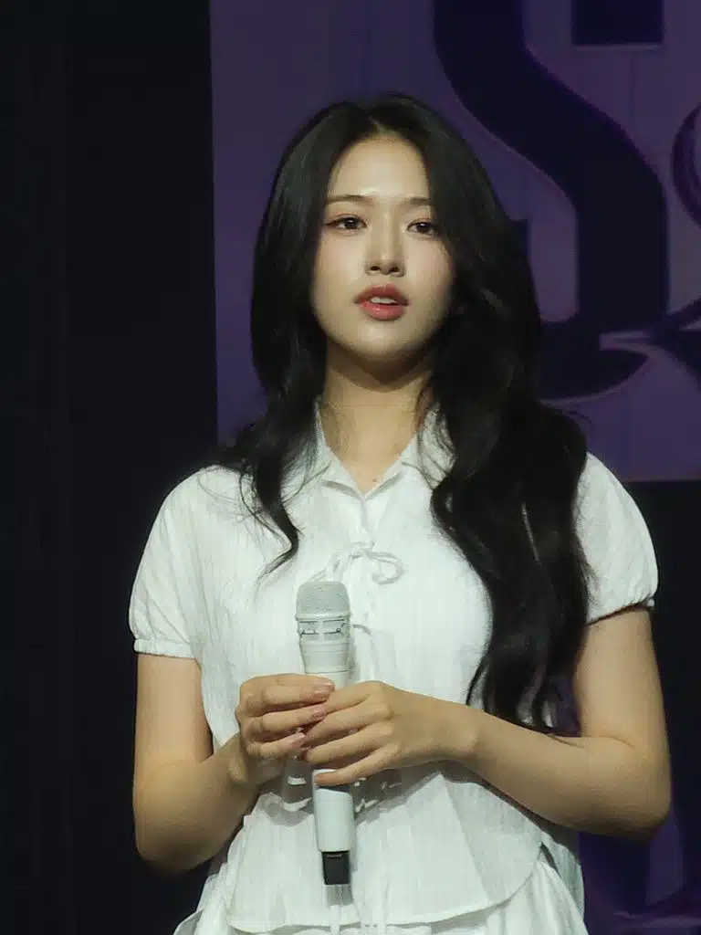 청순함이 돋보이는 안유진