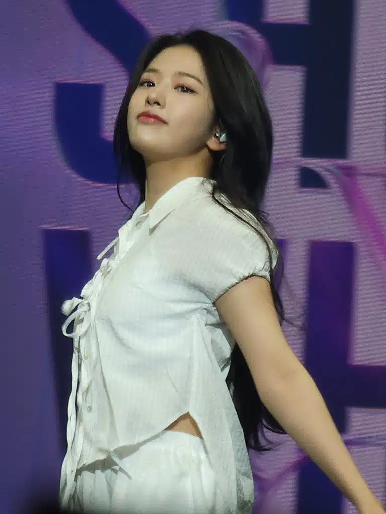 청순함이 돋보이는 안유진