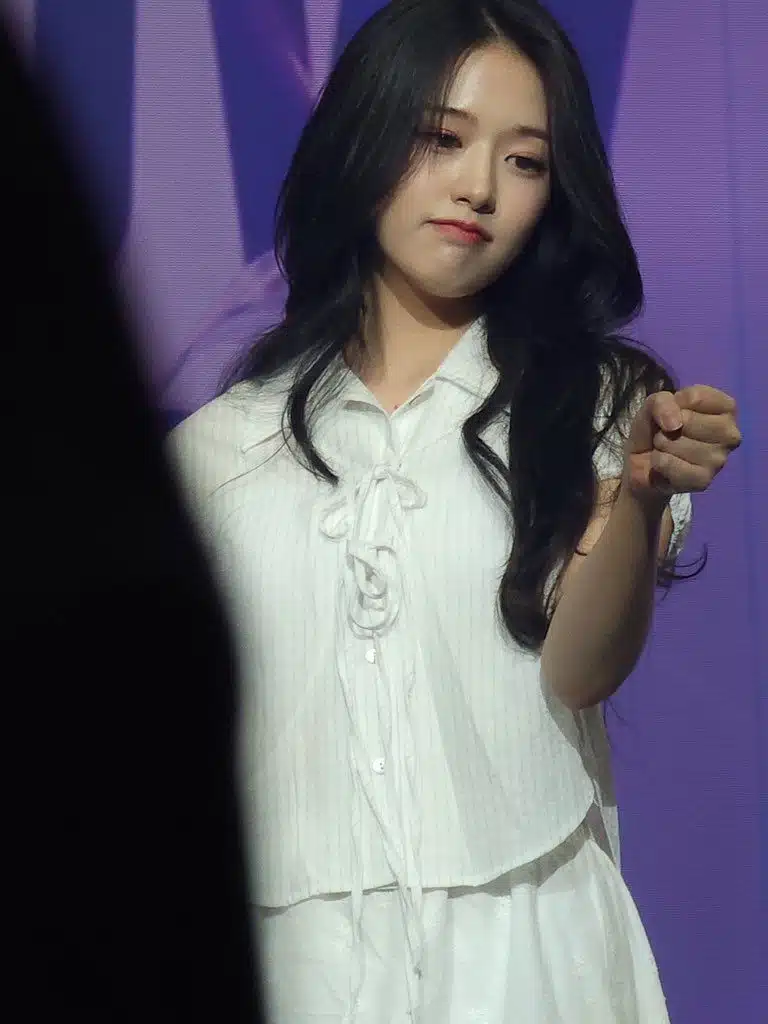 청순함이 돋보이는 안유진