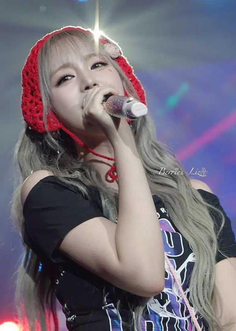 리즈 오늘 딸기소녀야 🥺🍓