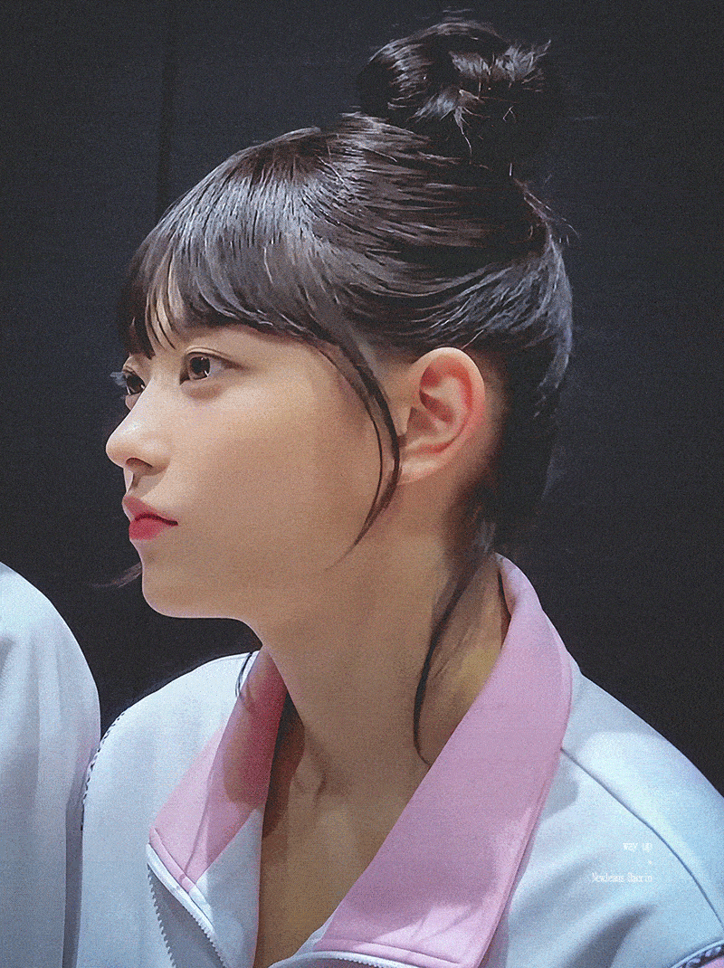 고양이 눈빛 발사하는 해린이👀✨️