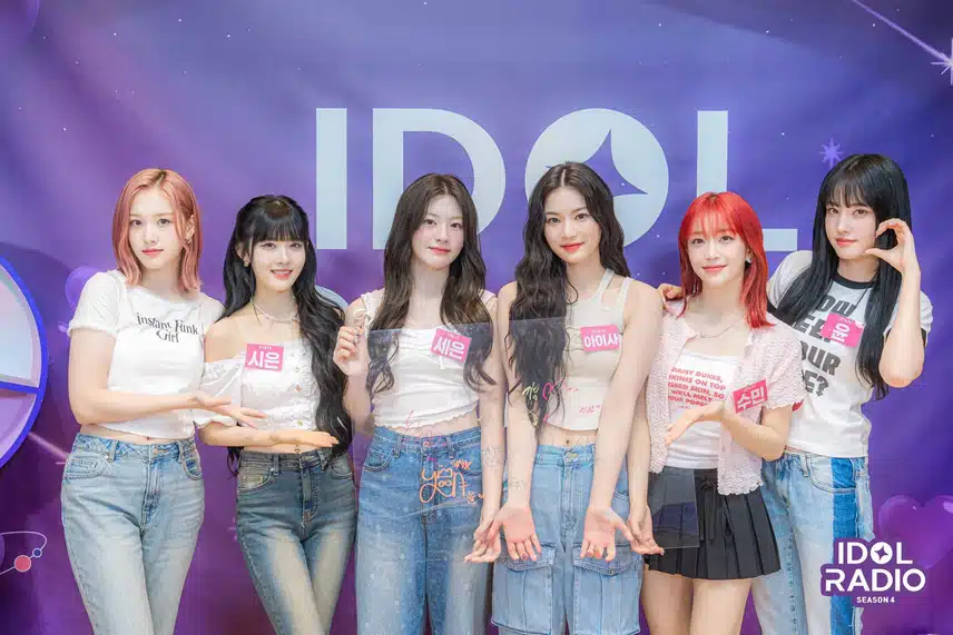 240708 아이돌라디오 스테이씨 단체사진