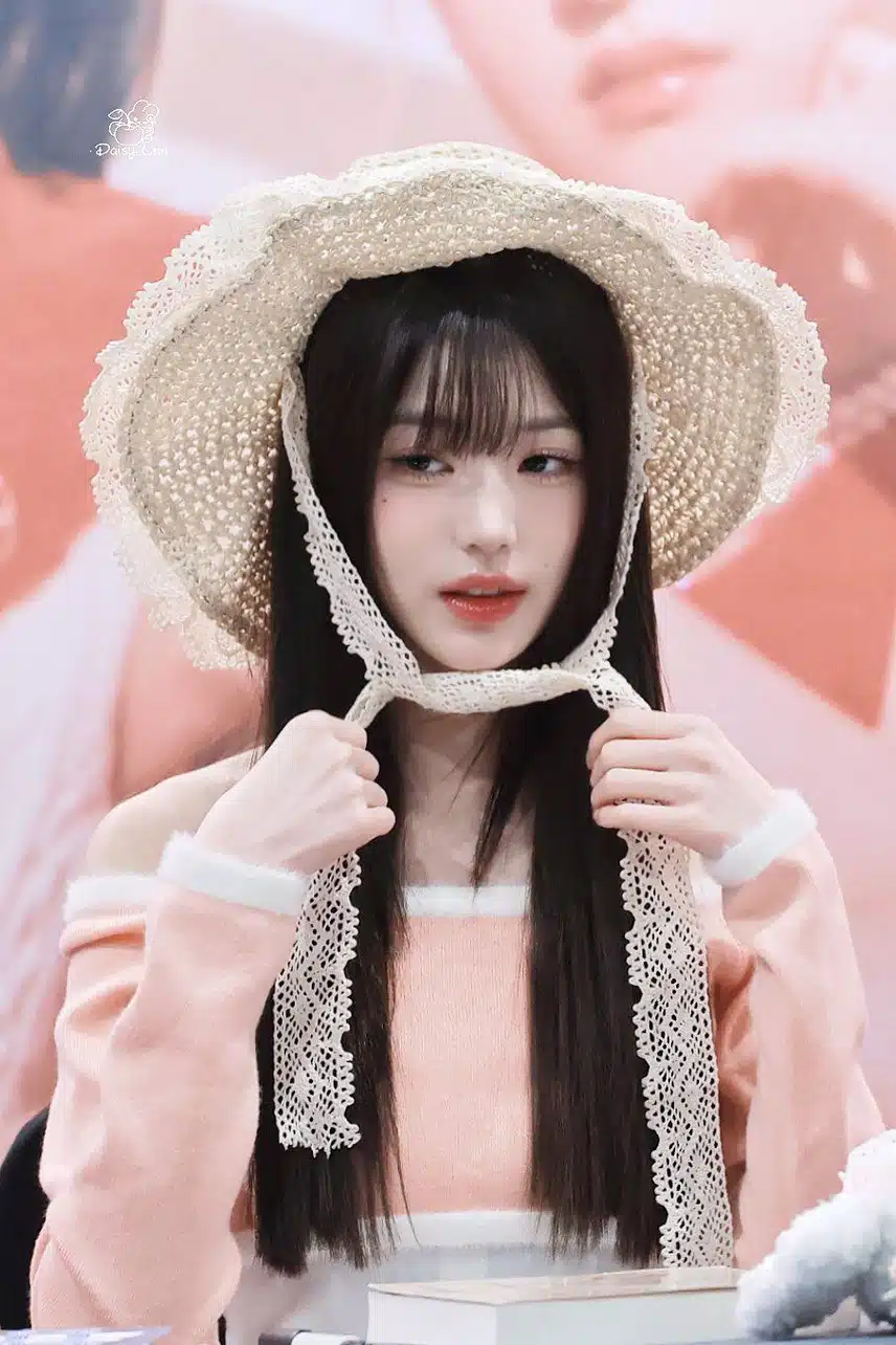 이렇게 만화 미소녀 같을 수가!
