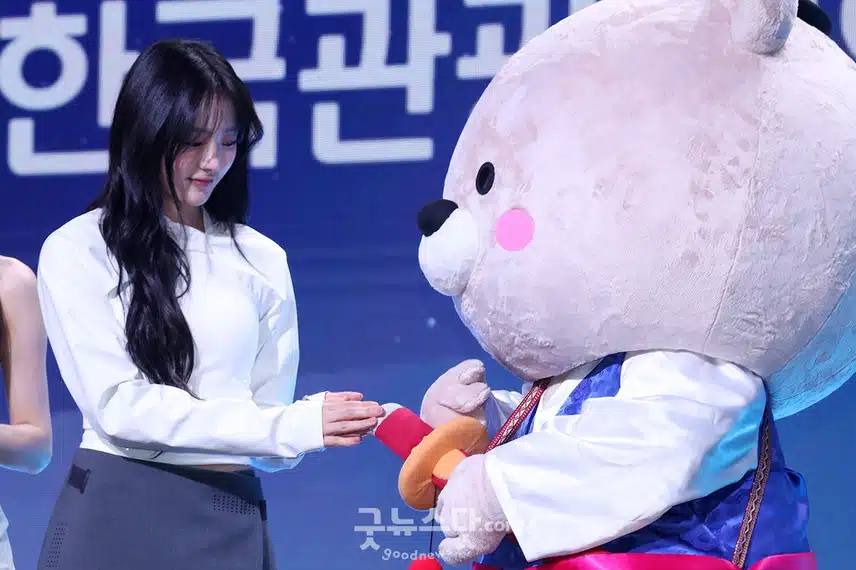 민지, 얼굴 가득 예쁨