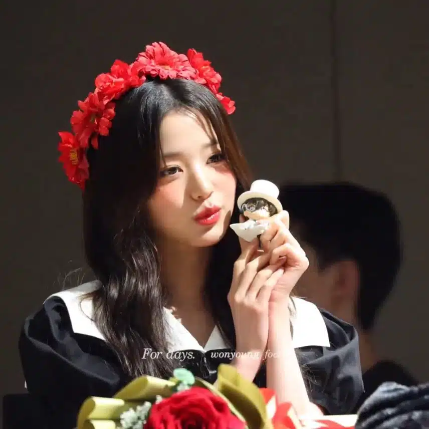 원영이 괴도키드 피규어 예쁘다고 좋대ㅋㅋ